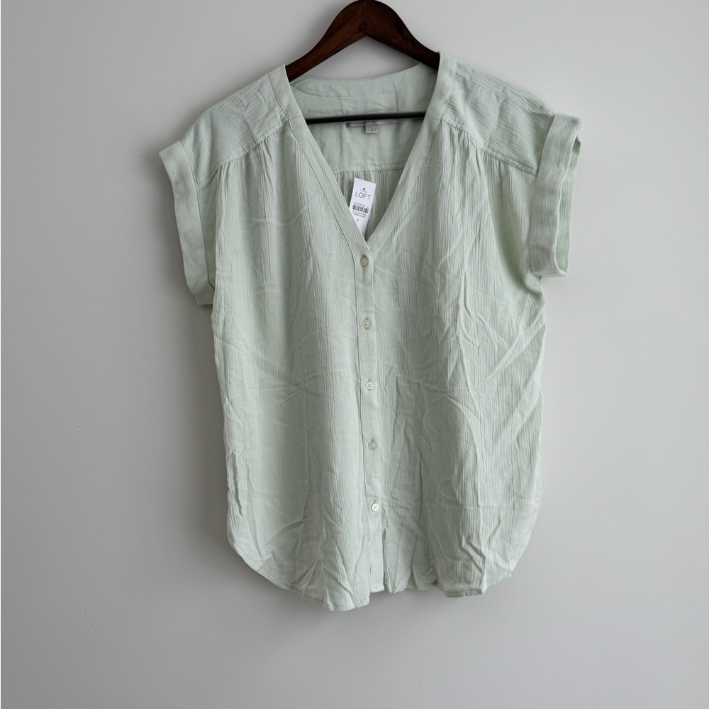 Ann Taylor LOFT Mint Green Short Sleeve Top – Size Small